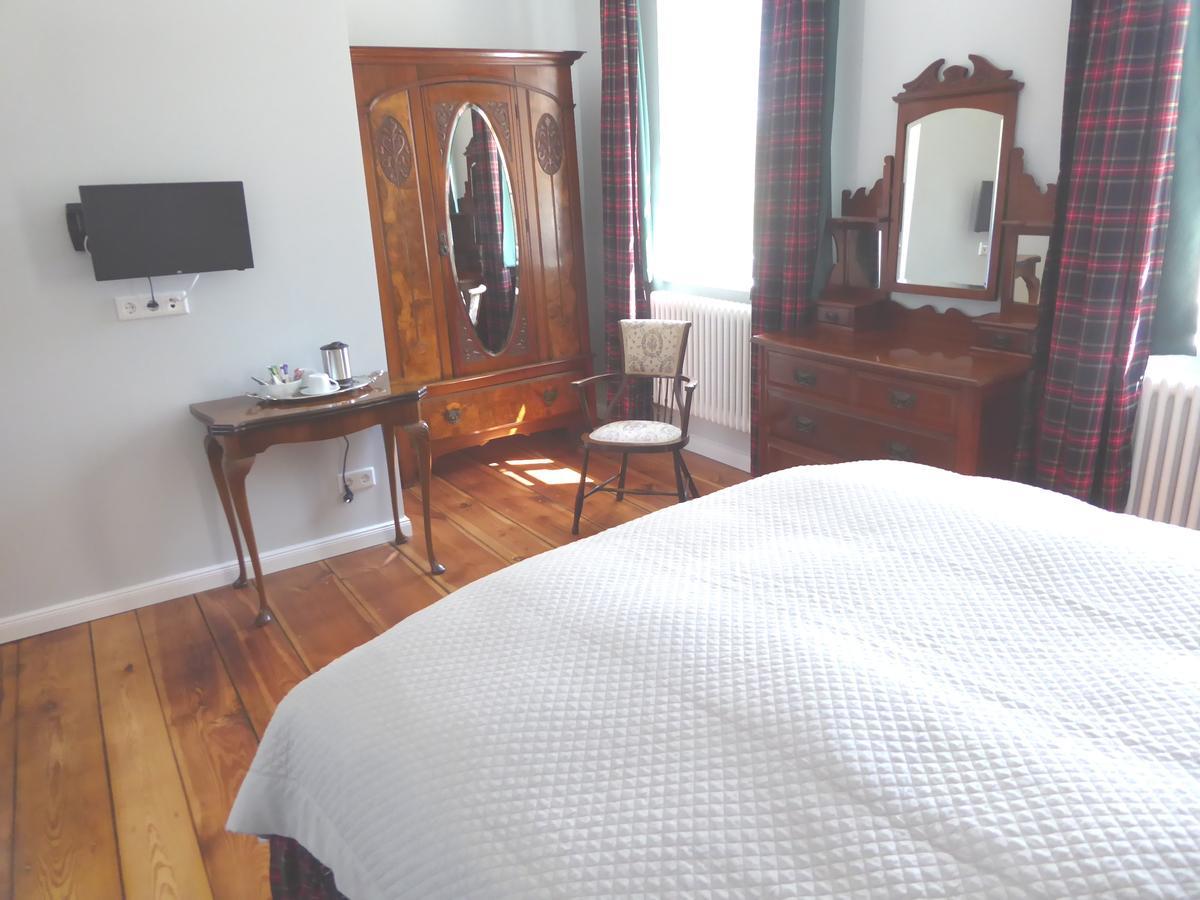 B&B Fiddler'S Inn Neuruppin Bagian luar foto