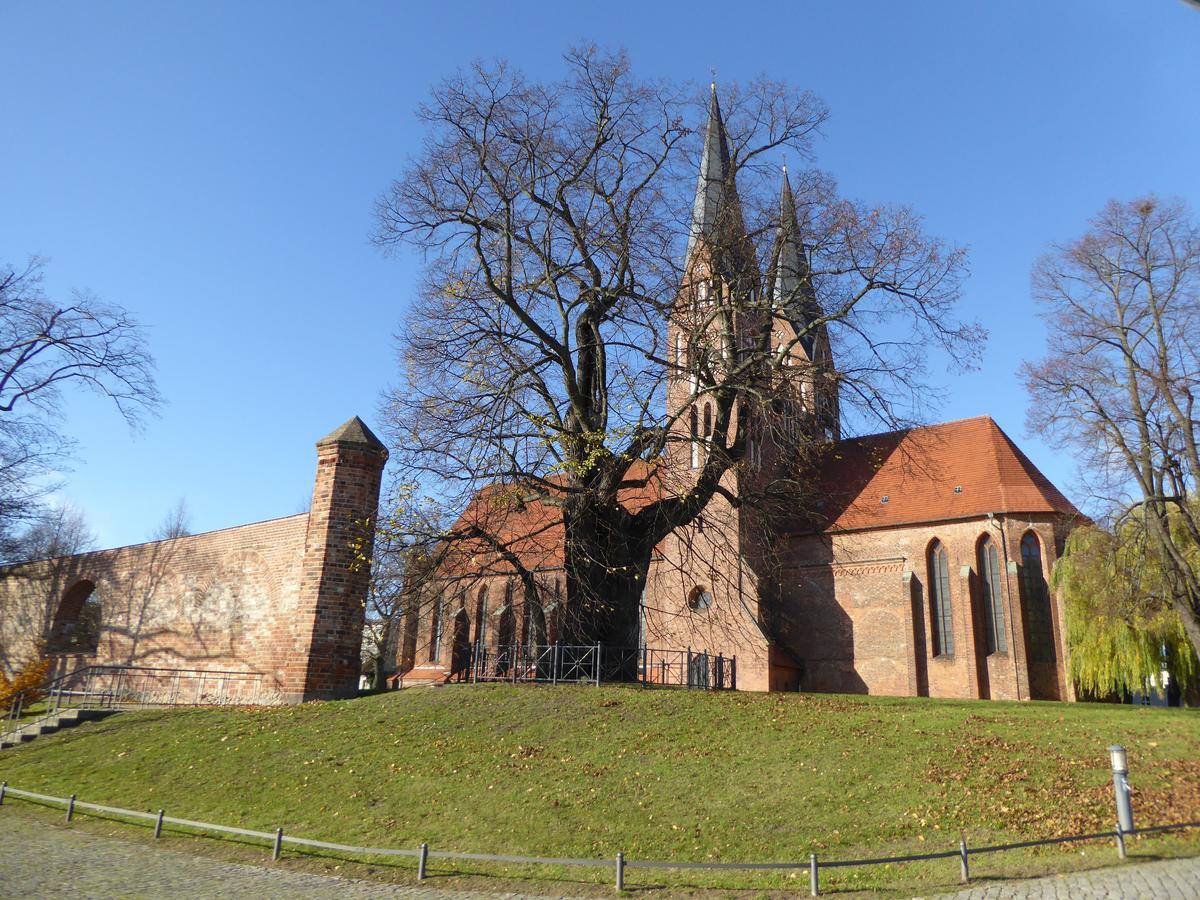 B&B Fiddler'S Inn Neuruppin Bagian luar foto