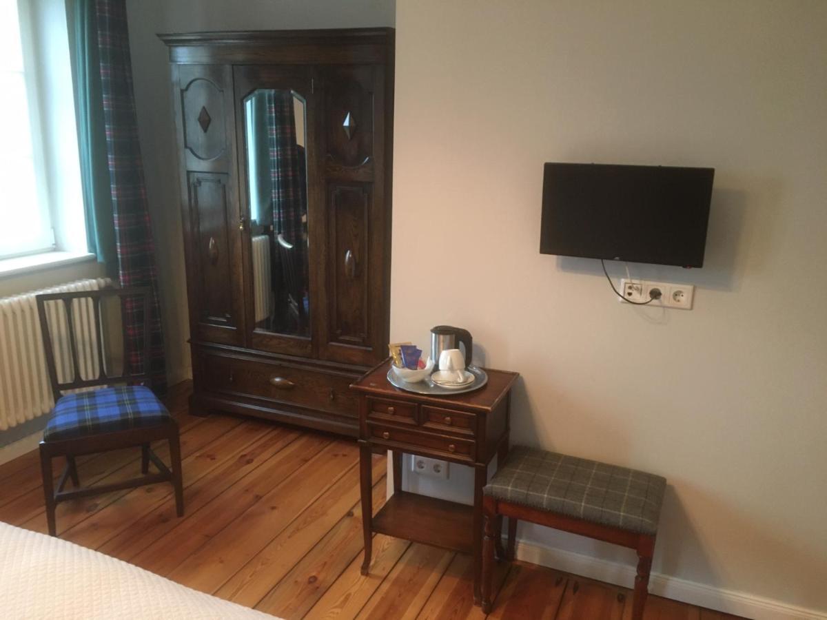 B&B Fiddler'S Inn Neuruppin Bagian luar foto