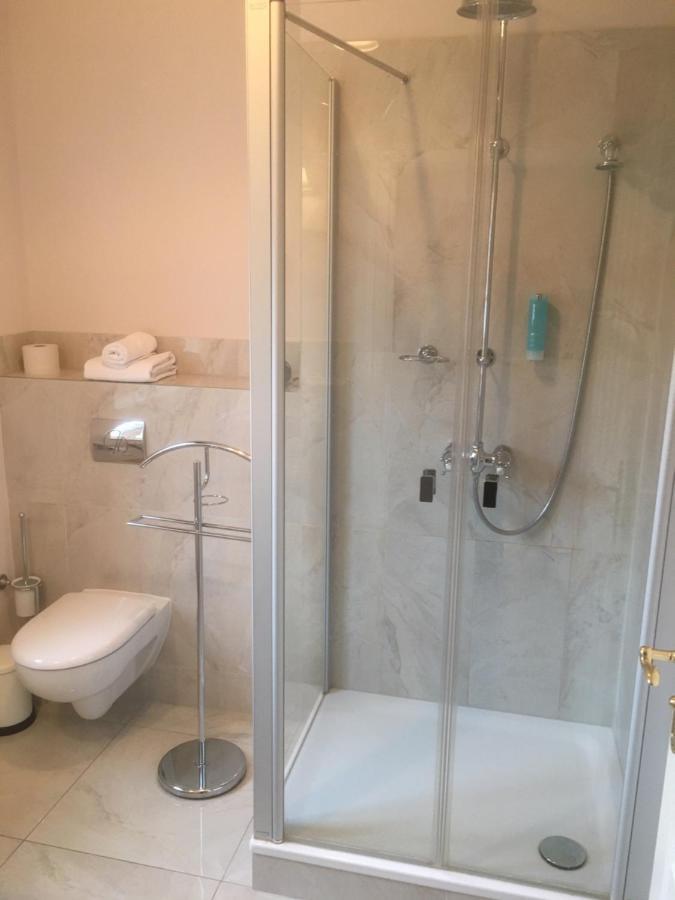 B&B Fiddler'S Inn Neuruppin Bagian luar foto