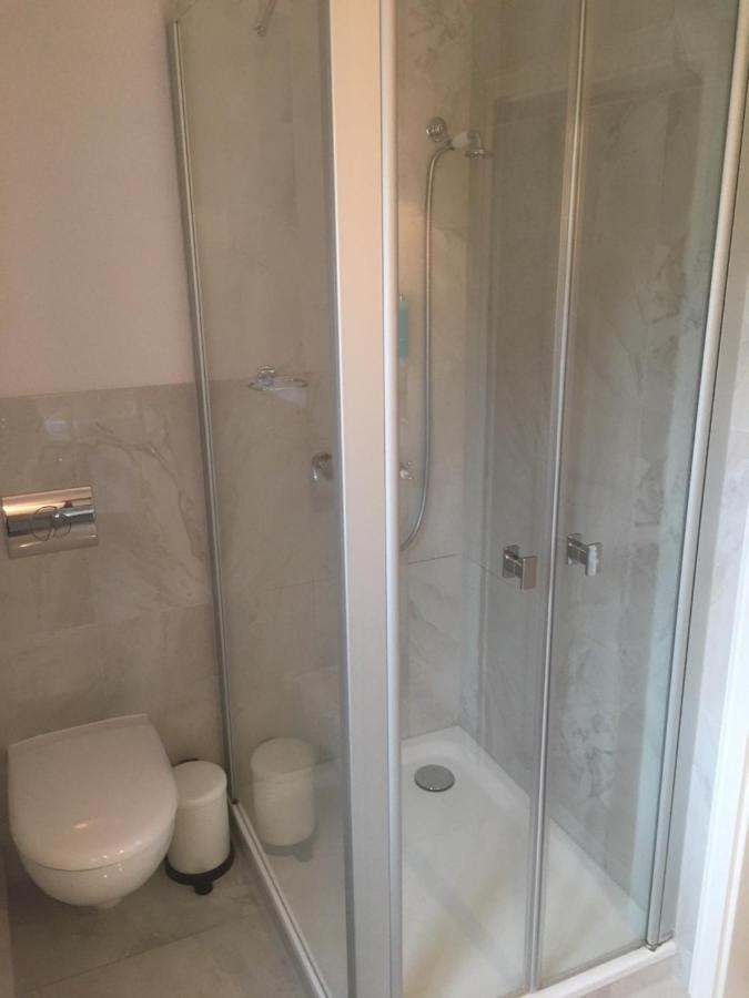 B&B Fiddler'S Inn Neuruppin Bagian luar foto
